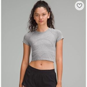 Lululemon Swiftly Tech cropped short sleeved tee